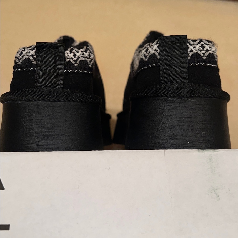 NWOT black faux suede platform indoor/outdoor slippers - Picture 5 of 5